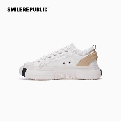 SMILEREPUBLIC | Classic white low-top canvas shoes from the 70s