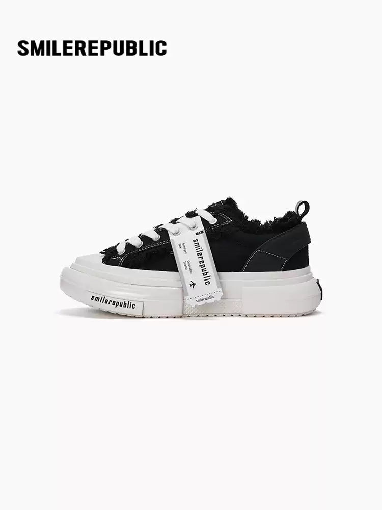SMILEREPUBLIC | Classic 70s black low-top canvas shoes