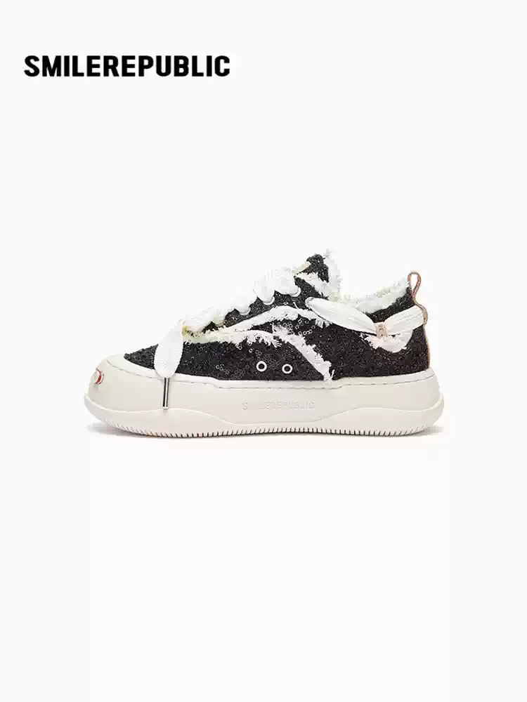 SMILEREPUBLIC | Obsidian Low-Top Chuck Smile Canvas Shoes