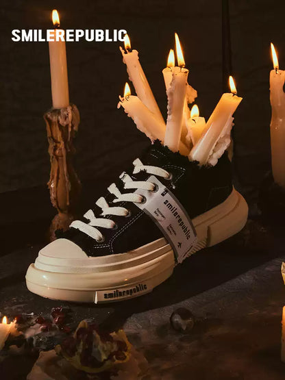 SMILEREPUBLIC | Classic 70s black low-top canvas shoes