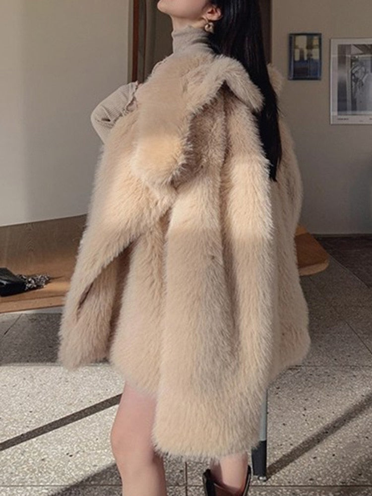 Featured image for 'Women's Faux Fur Coat Mid-Length Loose-Fit Winter Jacket with Lapel Collar'