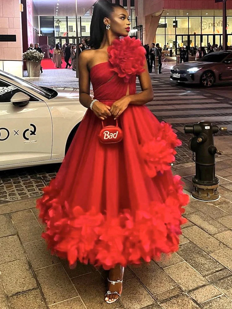 Featured image for 'Elegant One-Shoulder Party Dress Sleeveless Long Gown for Christmas & New Year Celebrations'